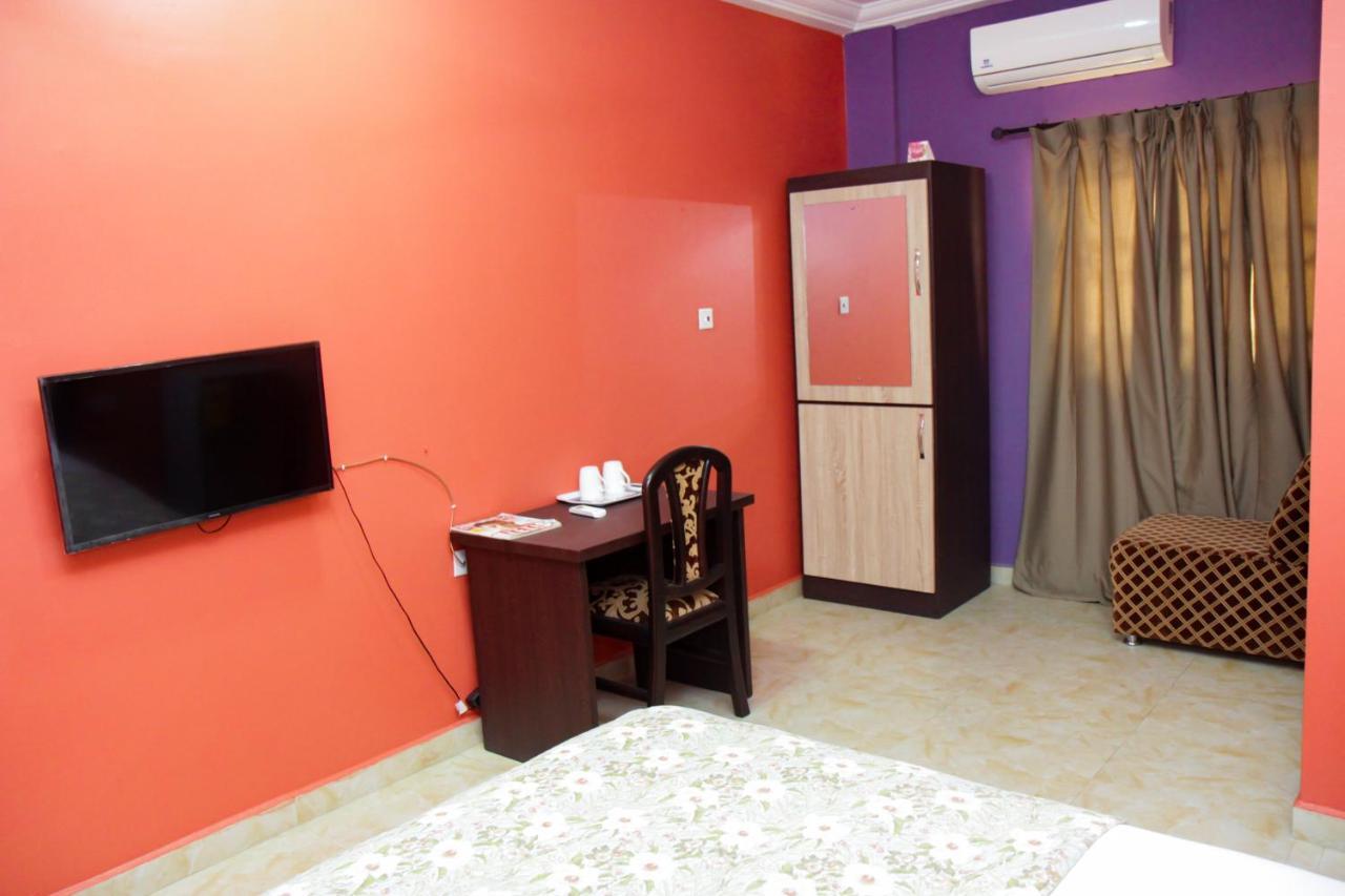 Hilton View Hotel Ogbodjo Экстерьер фото